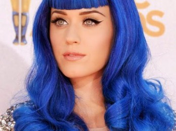 Необычная синяя краска для волос