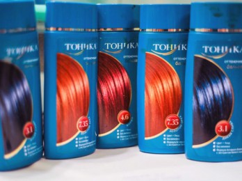 Окраска волос оттеночным шампунем Тоника